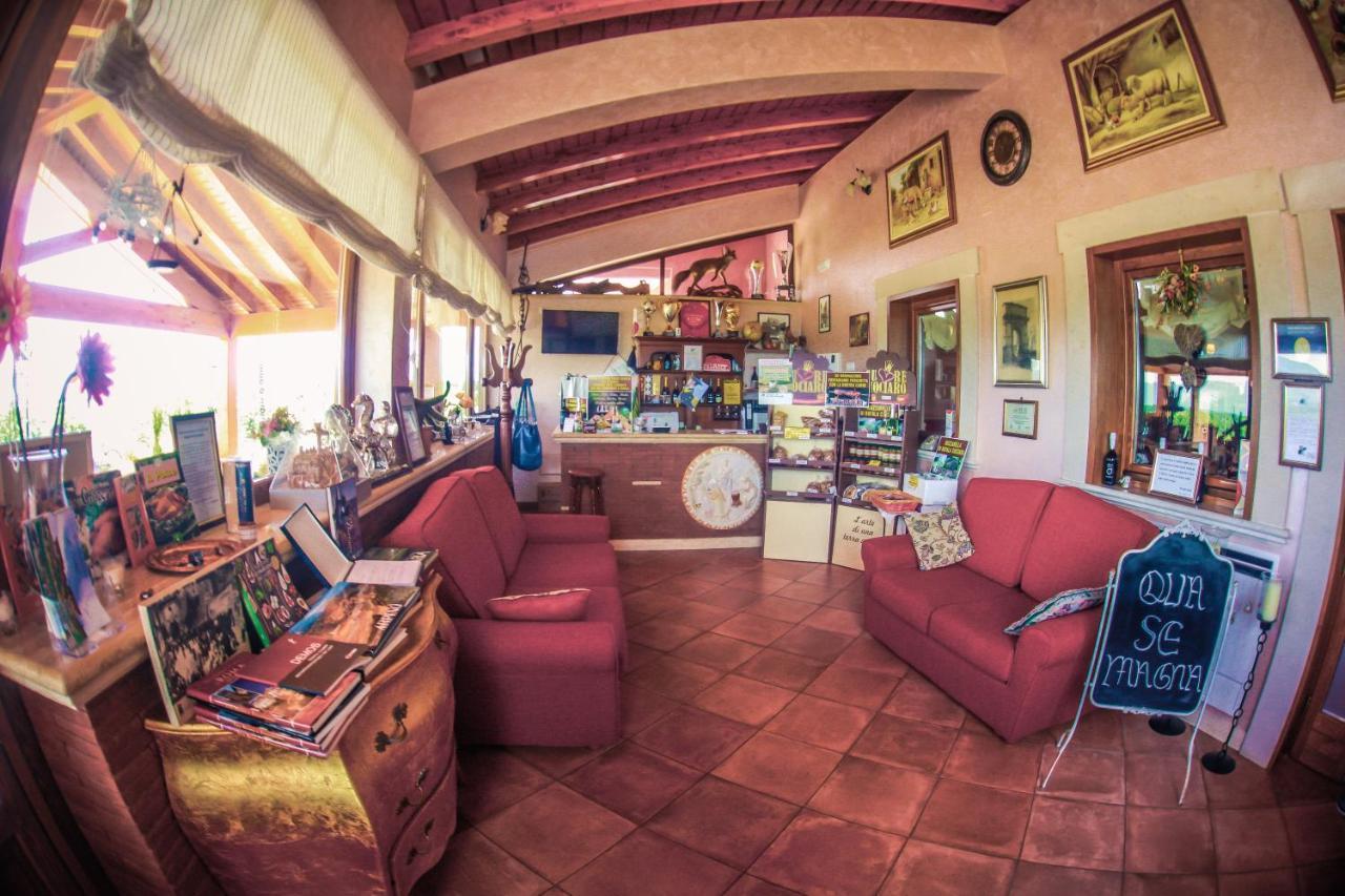 Agriturismo Ciociaro " Il Colle " Hotel Ristorante Ceprano Eksteriør billede
