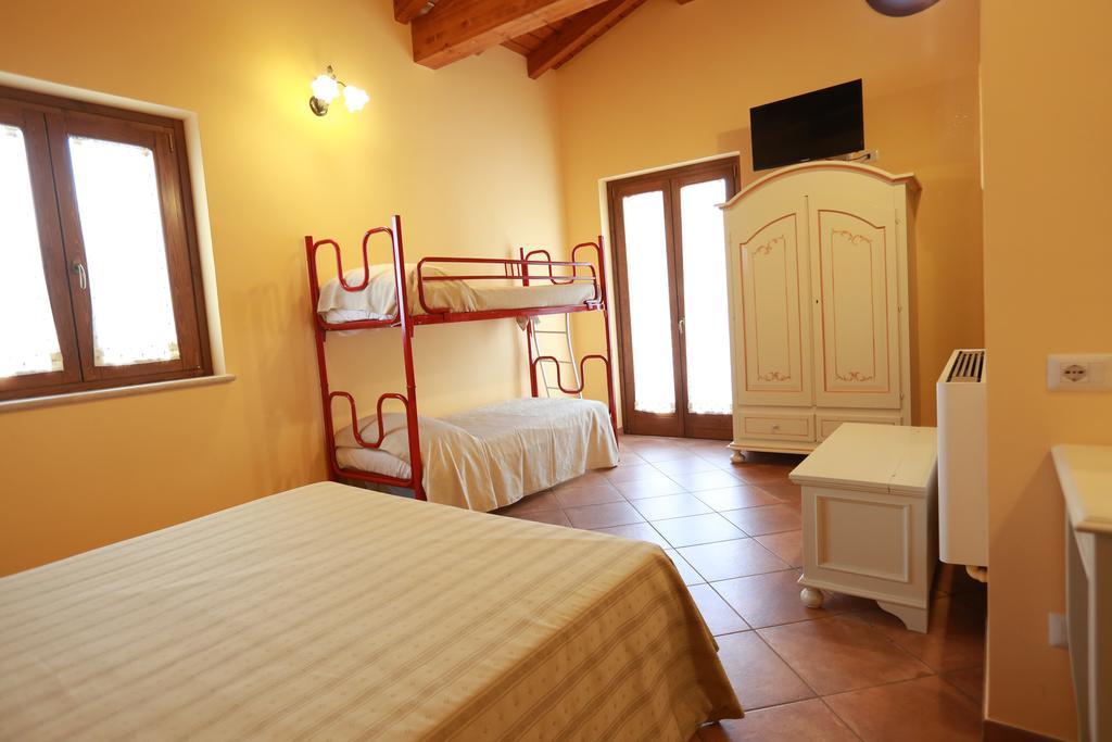 Agriturismo Ciociaro " Il Colle " Hotel Ristorante Ceprano Eksteriør billede