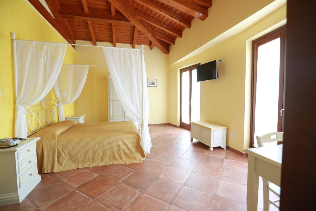 Agriturismo Ciociaro " Il Colle " Hotel Ristorante Ceprano Eksteriør billede